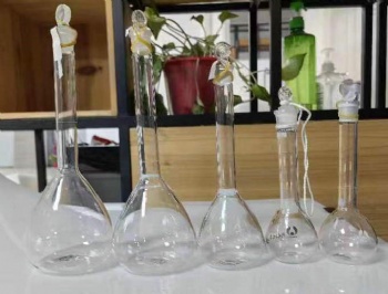 laboratory glassware